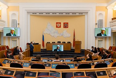 Увлекательный диалог состоялся в стенах Дома Советов